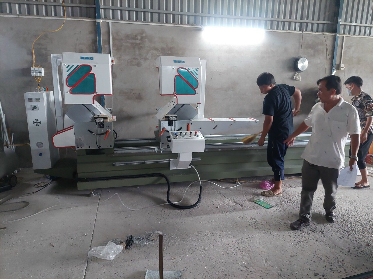 Thăm lại Bến Tre với dàn máy làm cửa nhôm khủng của Halotech
